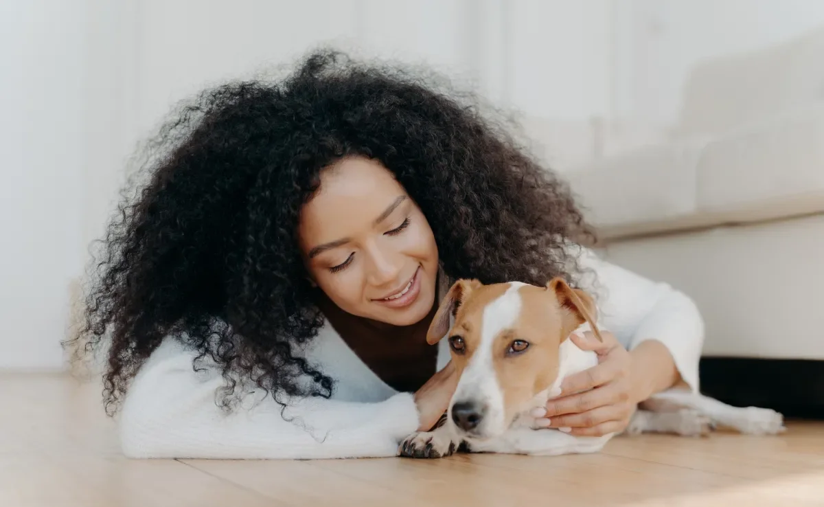 Conviver com um cachorro pode impactar diretamente nas características do tutor
