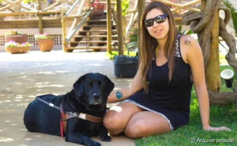 A relação entre cão guia e pessoa com deficiência visual vai muito além de apenas guiar