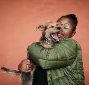 Além da aparência física, cães e tutores podem compartilhar traços de personalidade
